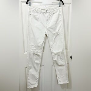 New Sneak Peak Mid Rise White Ripped Jeans Size 9/W29